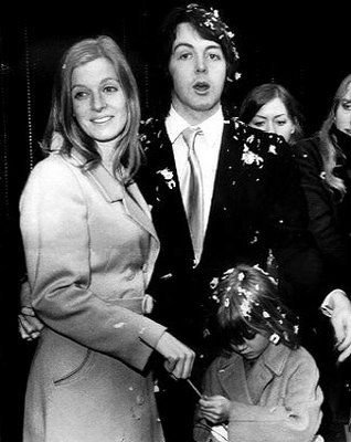 1969 (Mar 12) - Paul McCartney Marries Linda Eastman